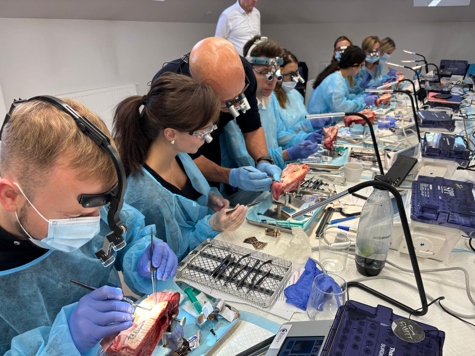 CLASS III/IV – CUTTING EDGE IMPLANT THERAPY – THE ESSENCE OF NEW METHODS CURRICULUM 2024 –  PROF. MARKUS HÜRZELER